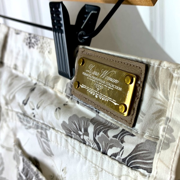 Gorgeous ZARA ultra soft off-white with grey flower pants - Picture 3 of 6